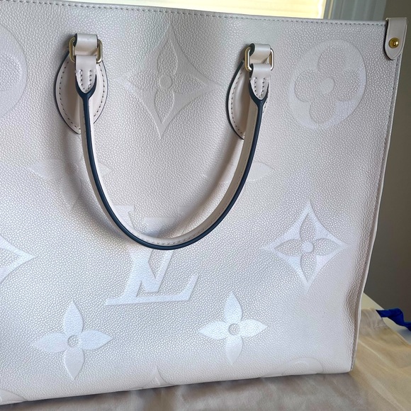 Louis Vuitton Onthego Creme Empreinte GM Limited Edition - Picture 2 of 15